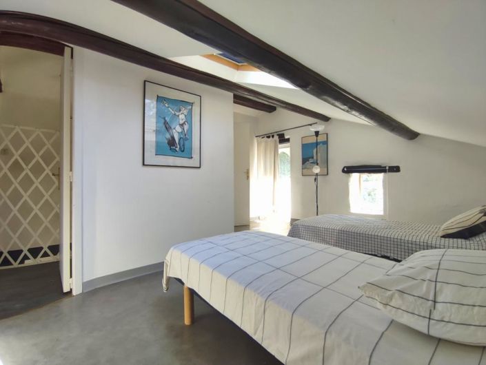 Image No.6-4 Bed Property for sale