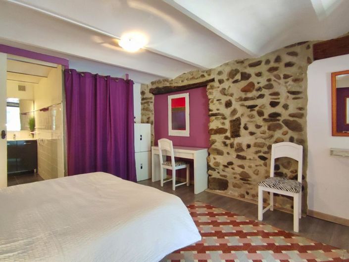 Image No.8-4 Bed Property for sale