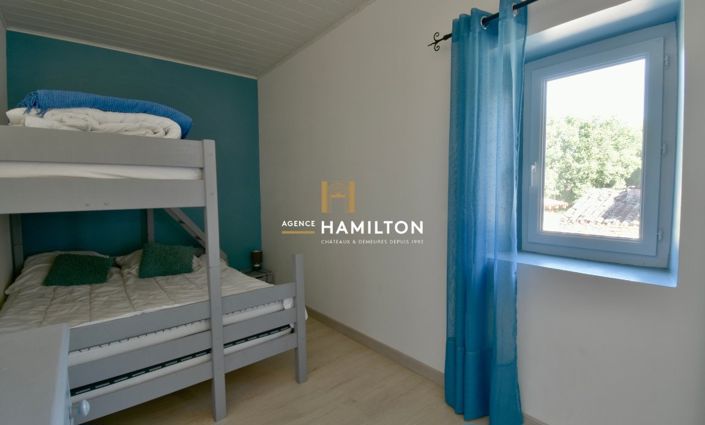 Image No.12-4 Bed Property for sale