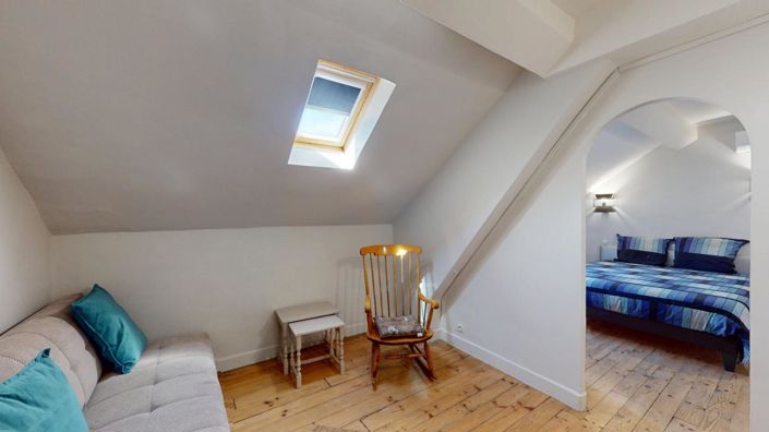 Image No.13-7 Bed Gite for sale