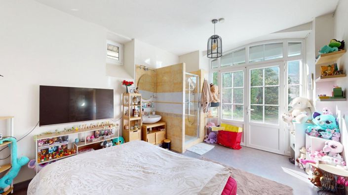 Image No.15-7 Bed Gite for sale