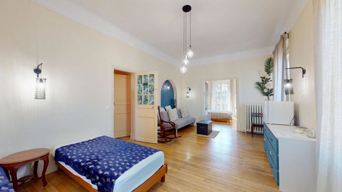 Image No.16-7 Bed Gite for sale