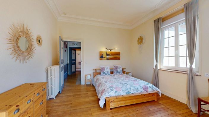 Image No.19-7 Bed Gite for sale