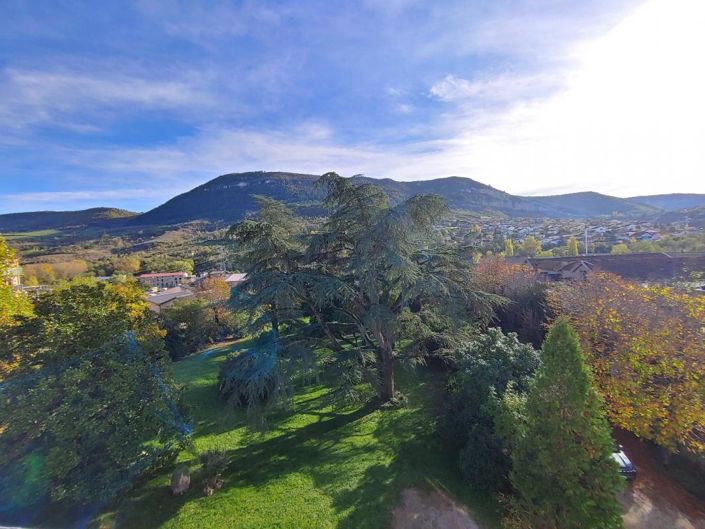 Image No.5-7 Bed Gite for sale