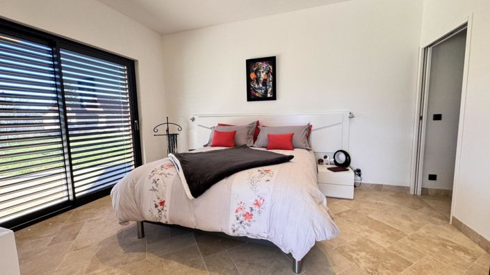 Image No.13-4 Bed House for sale