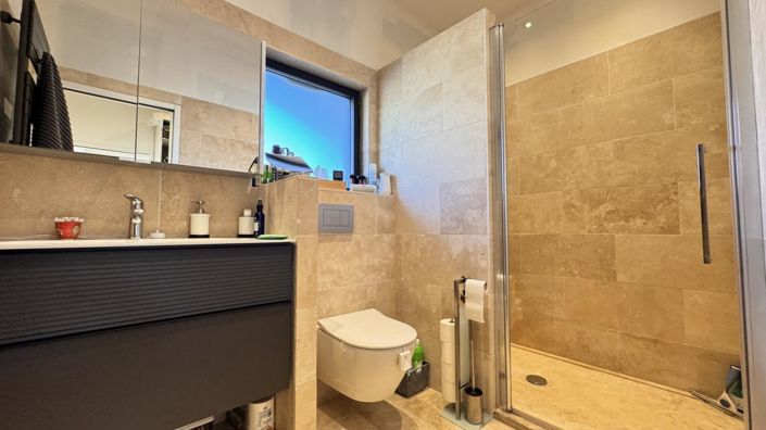 Image No.14-4 Bed House for sale