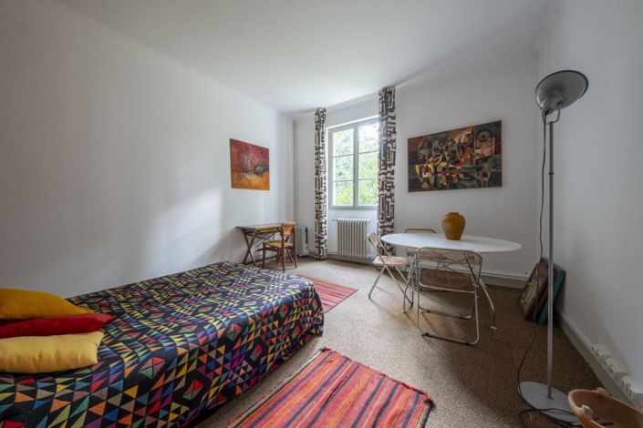 Image No.17-7 Bed Property for sale