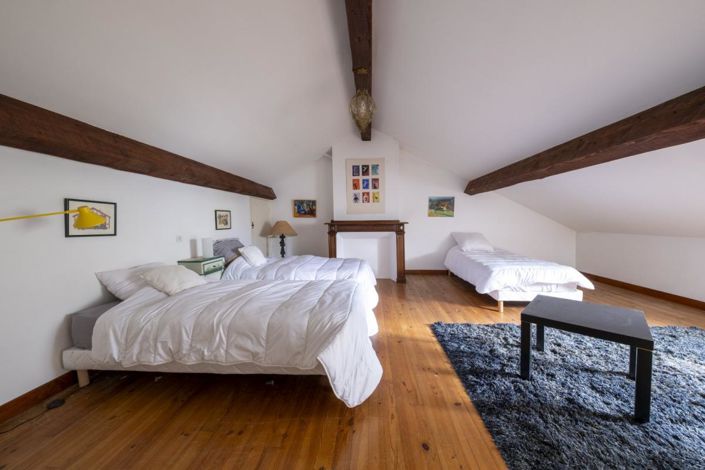 Image No.19-7 Bed Property for sale