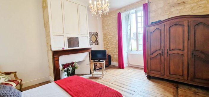 Image No.11-3 Bed Property for sale