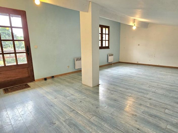 Image No.17-5 Bed Property for sale