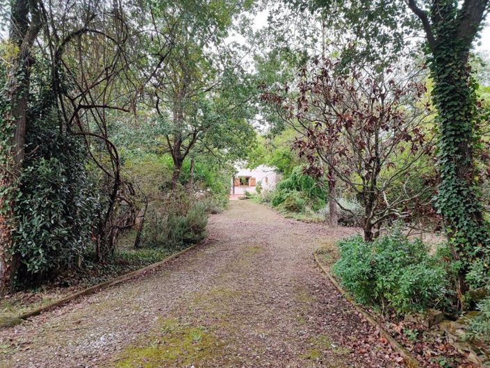 Image No.18-5 Bed Property for sale