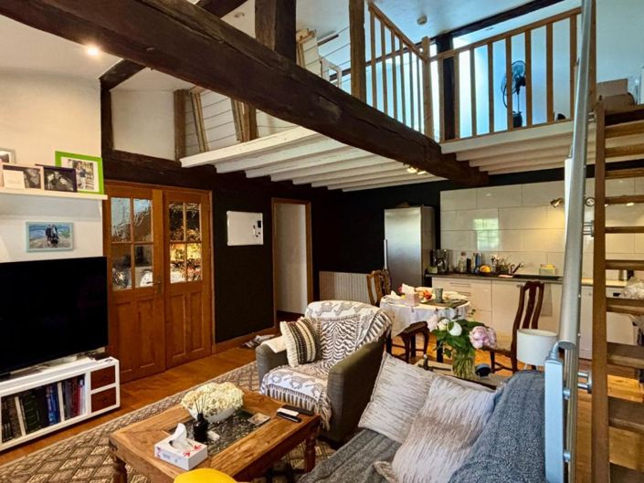 Image No.11-7 Bed Property for sale