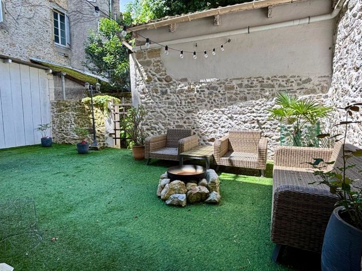 Image No.12-7 Bed Property for sale