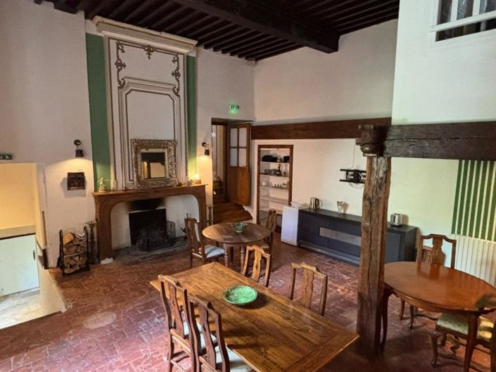 Image No.2-7 Bed Property for sale