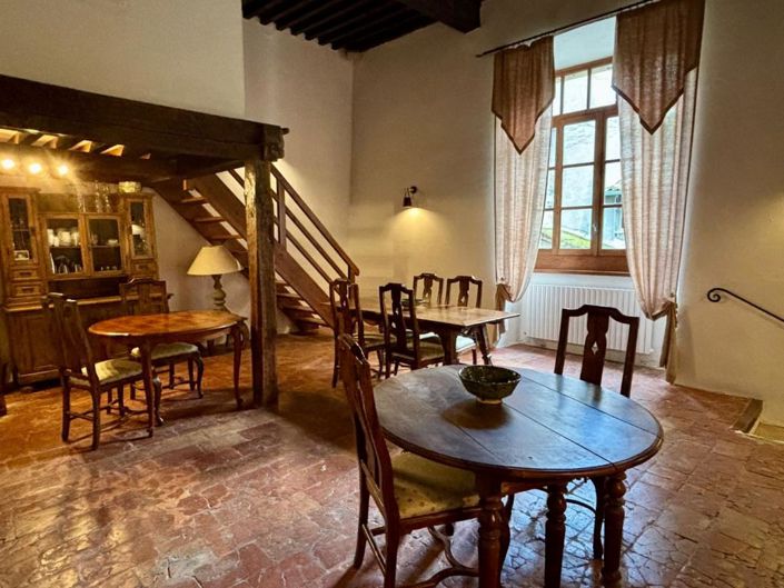 Image No.3-7 Bed Property for sale