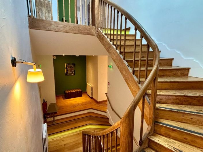 Image No.7-7 Bed Property for sale