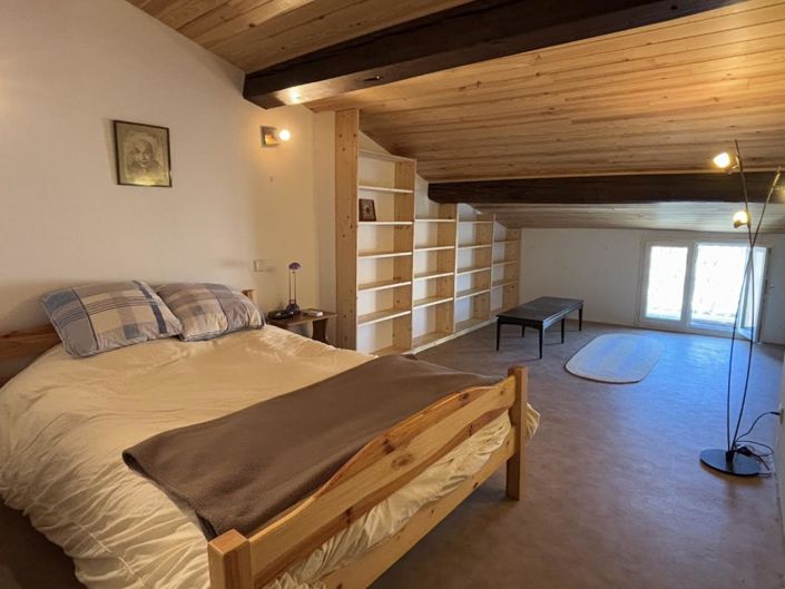 Image No.11-5 Bed Property for sale