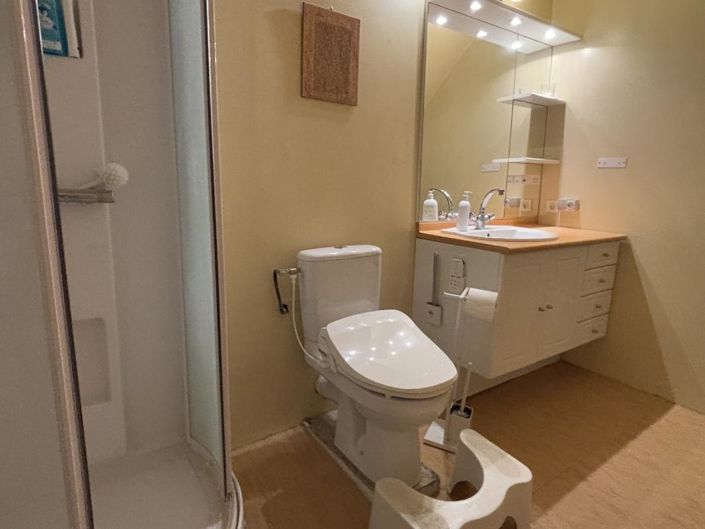 Image No.8-5 Bed Property for sale