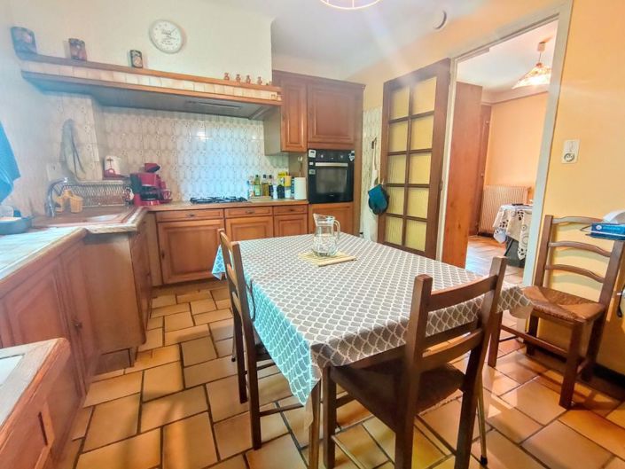 Image No.16-7 Bed Property for sale