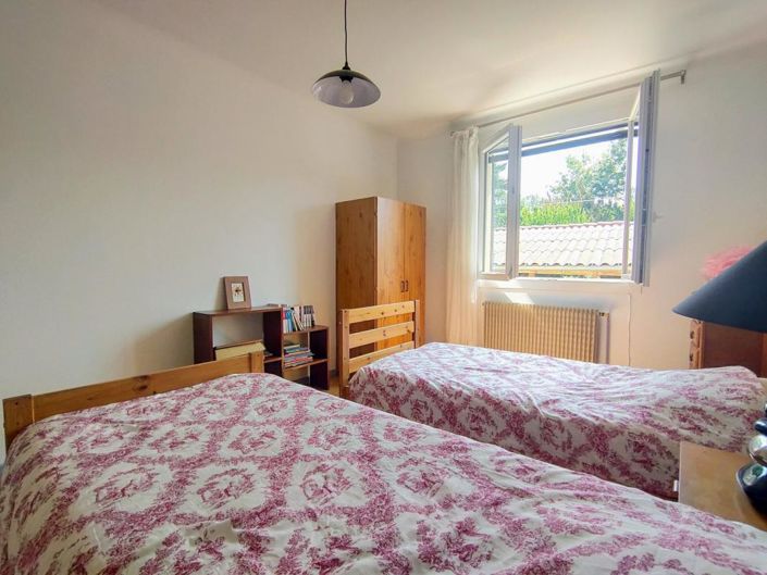 Image No.17-7 Bed Property for sale