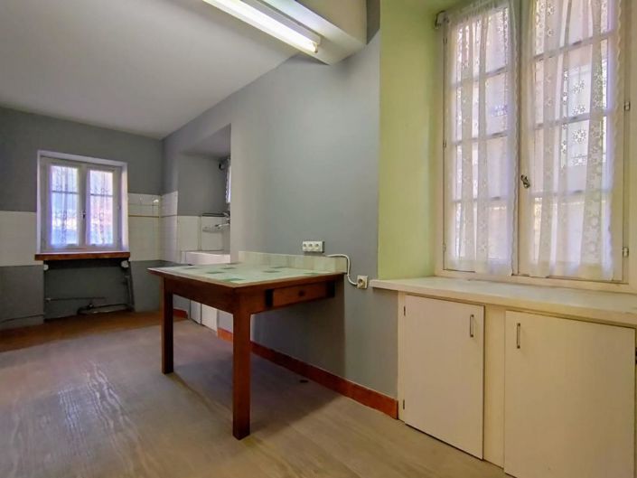 Image No.6-4 Bed Property for sale