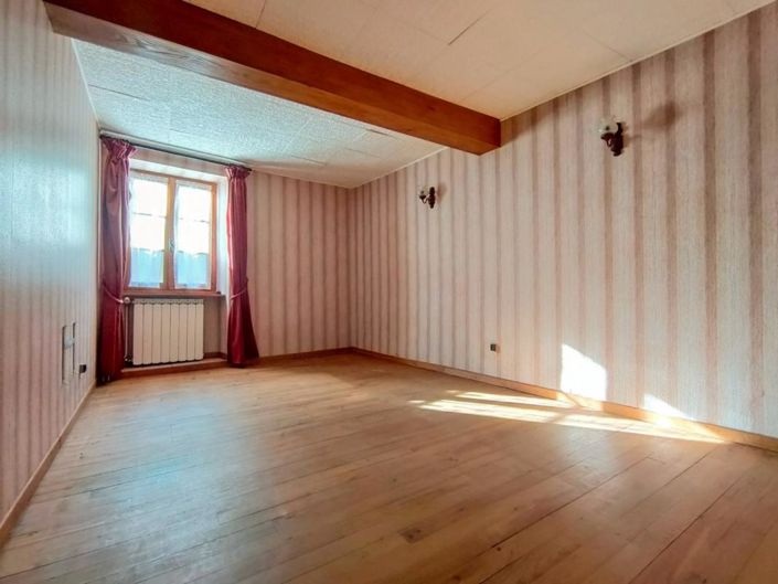 Image No.7-4 Bed Property for sale