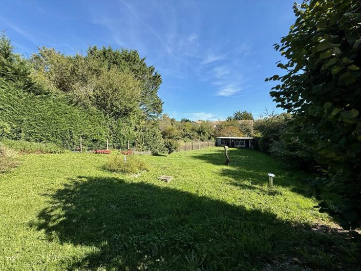 Image No.14-3 Bed Property for sale