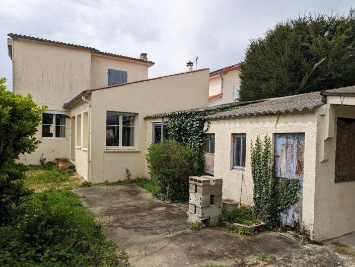 Image No.13-3 Bed Property for sale