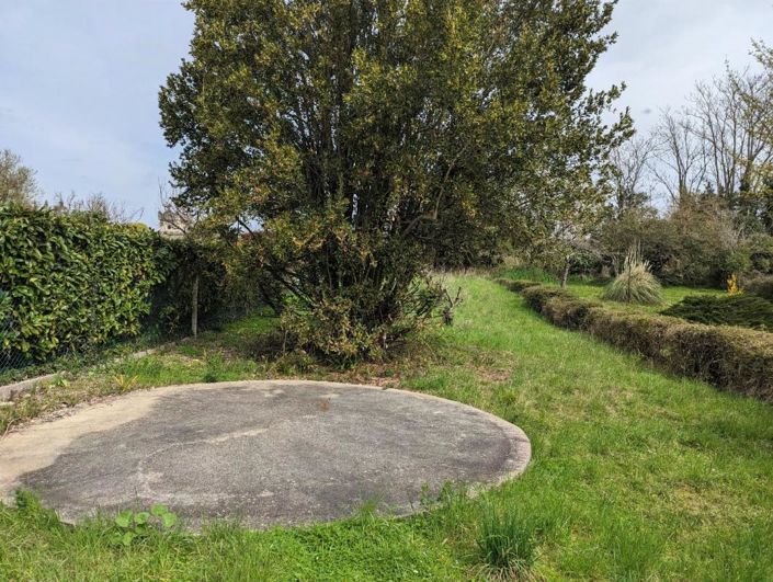 Image No.19-3 Bed Property for sale