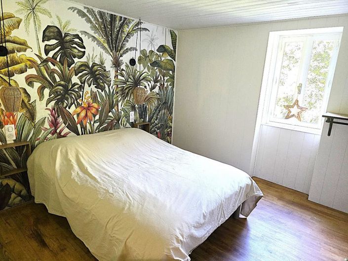 Image No.10-5 Bed Property for sale