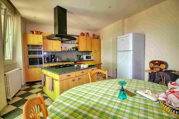 Image No.12-5 Bed Property for sale