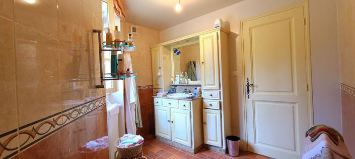 Image No.9-4 Bed House for sale