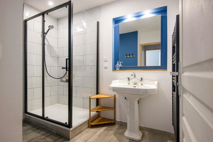 Image No.13-9 Bed Property for sale