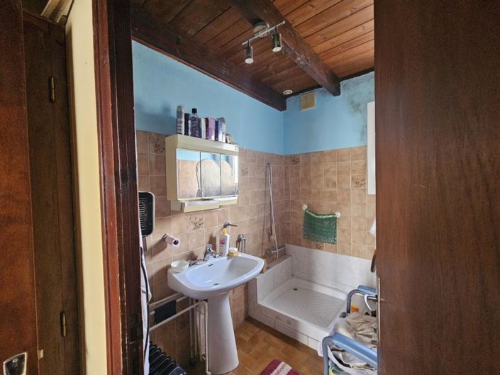 Image No.6-5 Bed House for sale