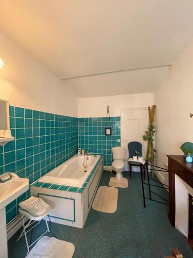 Image No.10-13 Bed Chateaux for sale