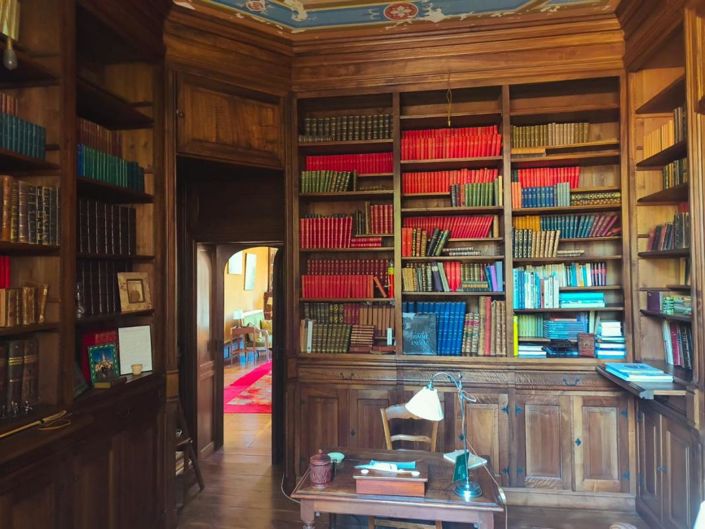 Image No.11-13 Bed Chateaux for sale