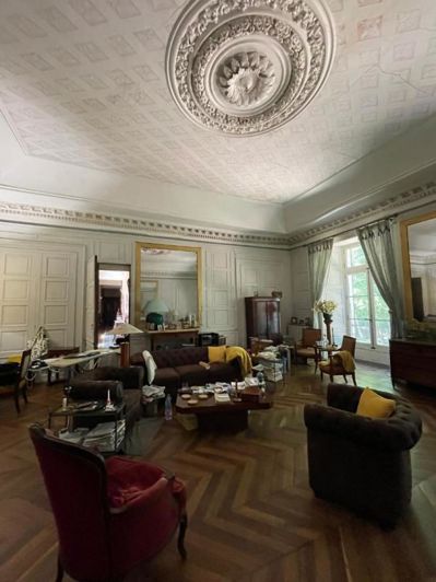 Image No.7-13 Bed Chateaux for sale