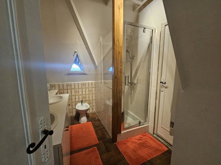 Image No.13-6 Bed Property for sale