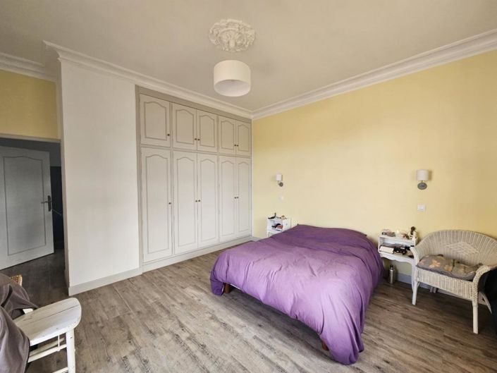 Image No.6-6 Bed Property for sale