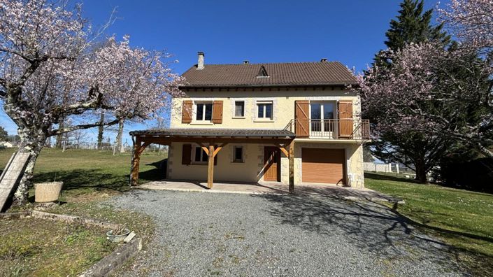 Image No.1-4 Bed House for sale