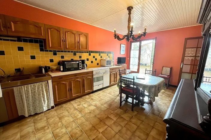 Image No.7-6 Bed House for sale