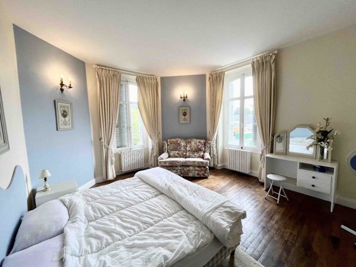 Image No.8-5 Bed House for sale