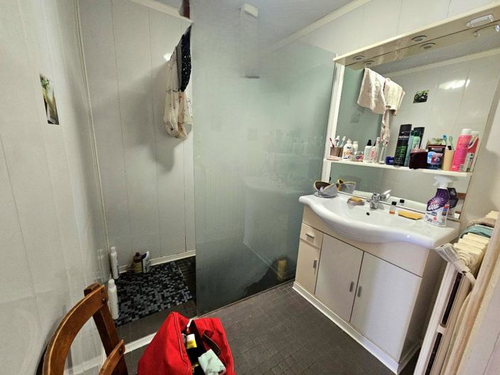 Image No.20-6 Bed Property for sale