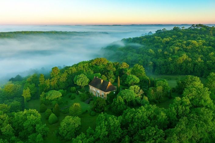 Image No.1-7 Bed Chateaux for sale