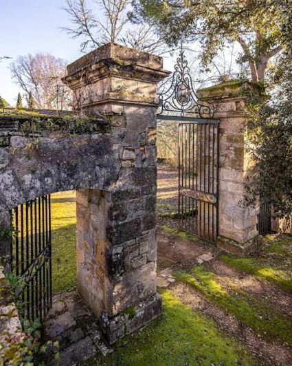 Image No.13-7 Bed Chateaux for sale