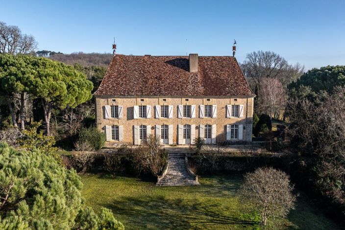 Image No.2-7 Bed Chateaux for sale