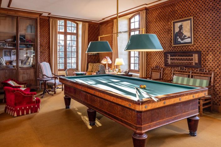 Image No.5-7 Bed Chateaux for sale