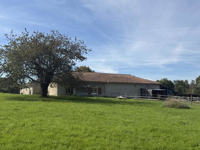 Image No.1-4 Bed House for sale