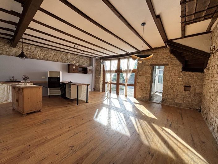 Image No.3-Maison de 2 chambres à vendre à Nanteuil-en-Vallée