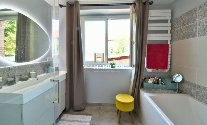 Image No.5-2 Bed House for sale